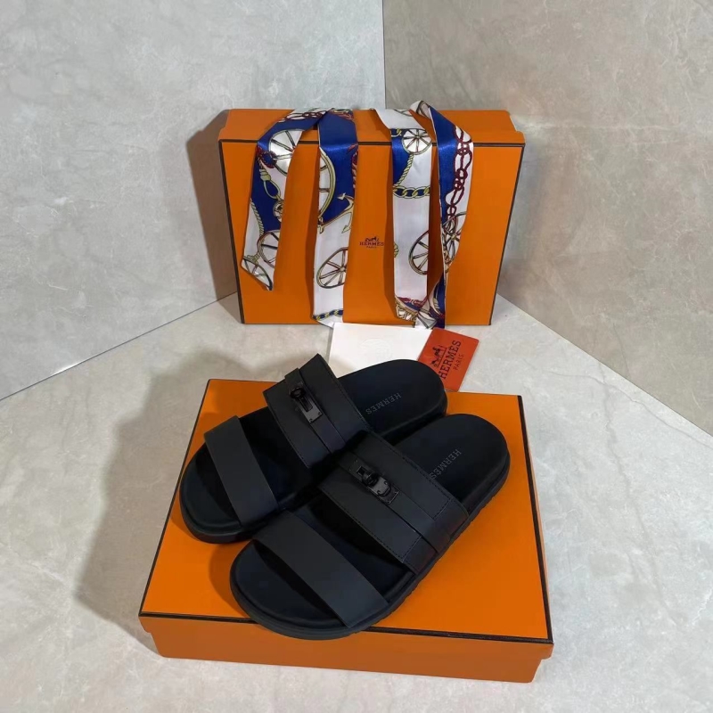 H**mes slippers